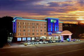 Holiday Inn Express Hotel & Suites Knoxville, an IHG Hotel